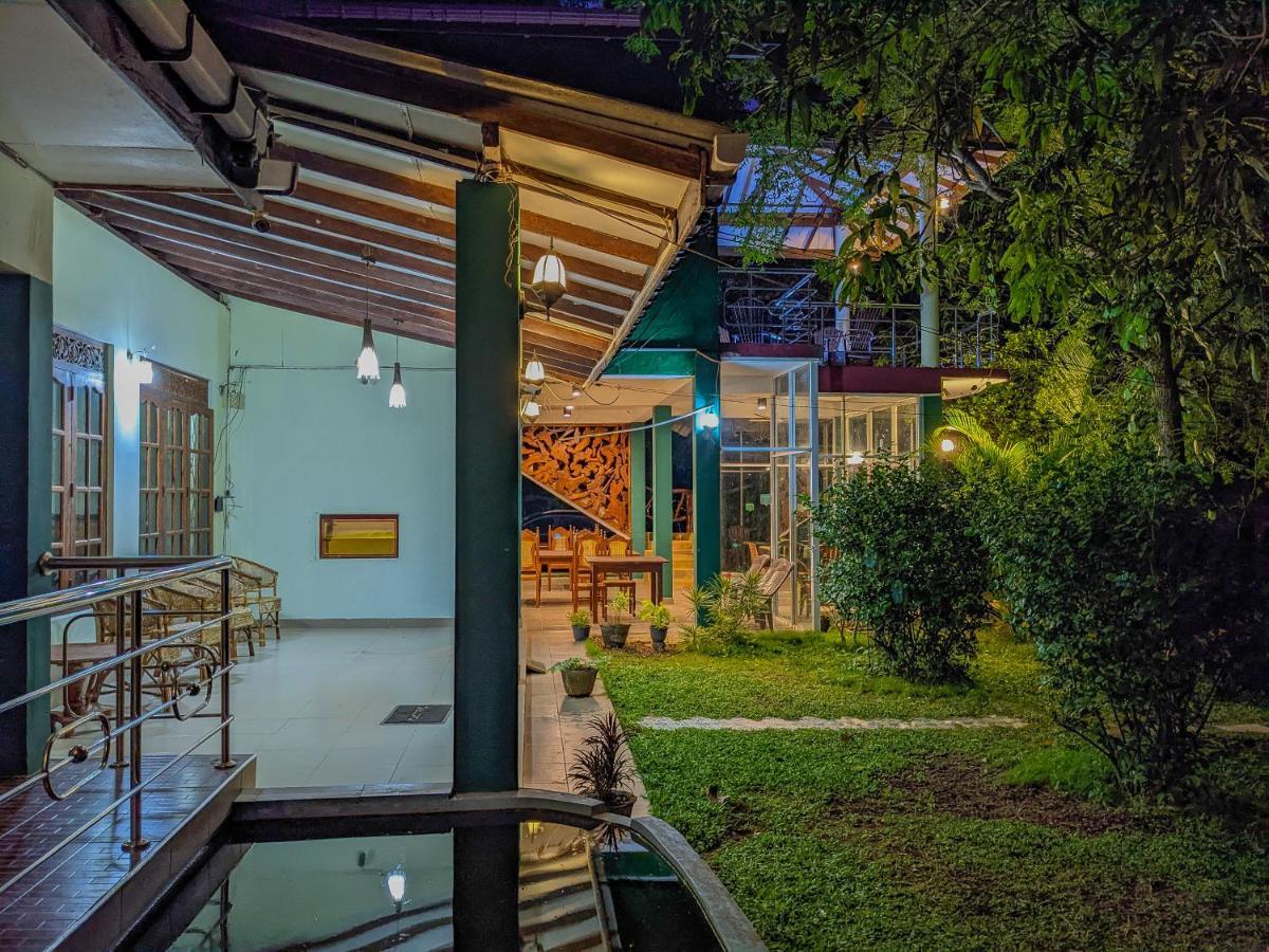Choona Lodge 'View Of Sigiriya & Pidurangala With Sunrise' エクステリア 写真
