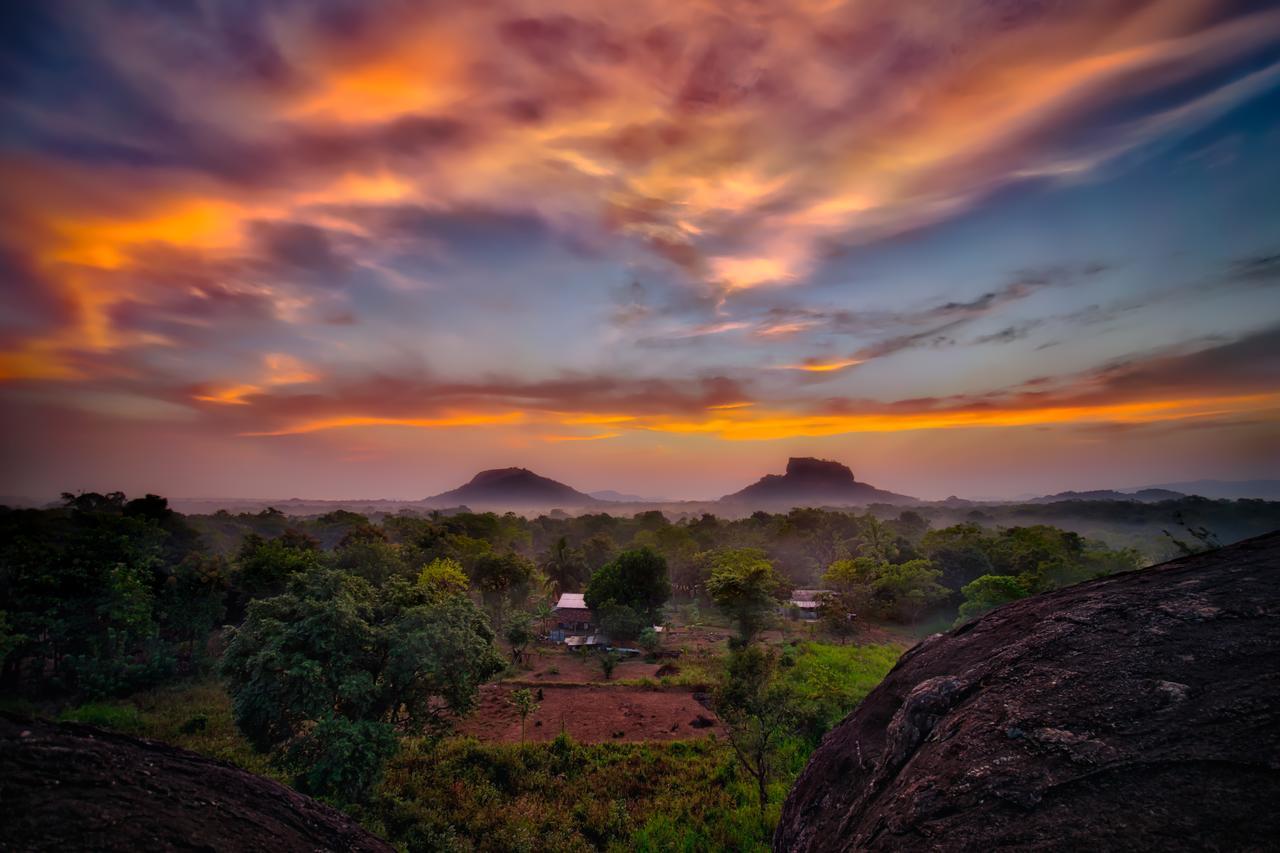 Choona Lodge 'View Of Sigiriya & Pidurangala With Sunrise' エクステリア 写真